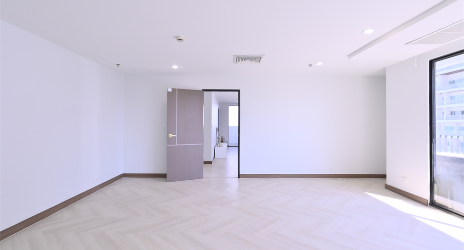 Condo en venta de 4 habitaciones en Watthana, Bangkok