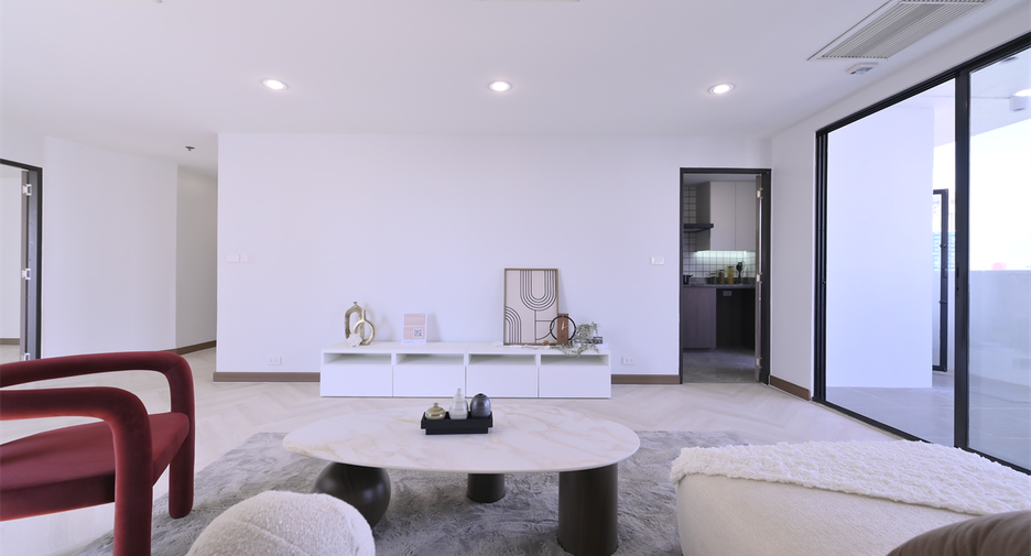 Condo en venta de 4 habitaciones en Watthana, Bangkok