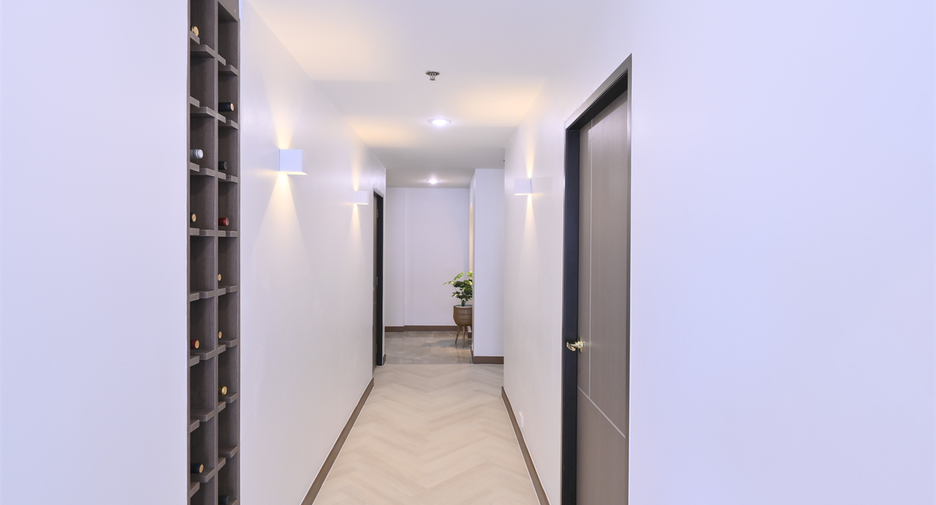 Condo en venta de 4 habitaciones en Watthana, Bangkok