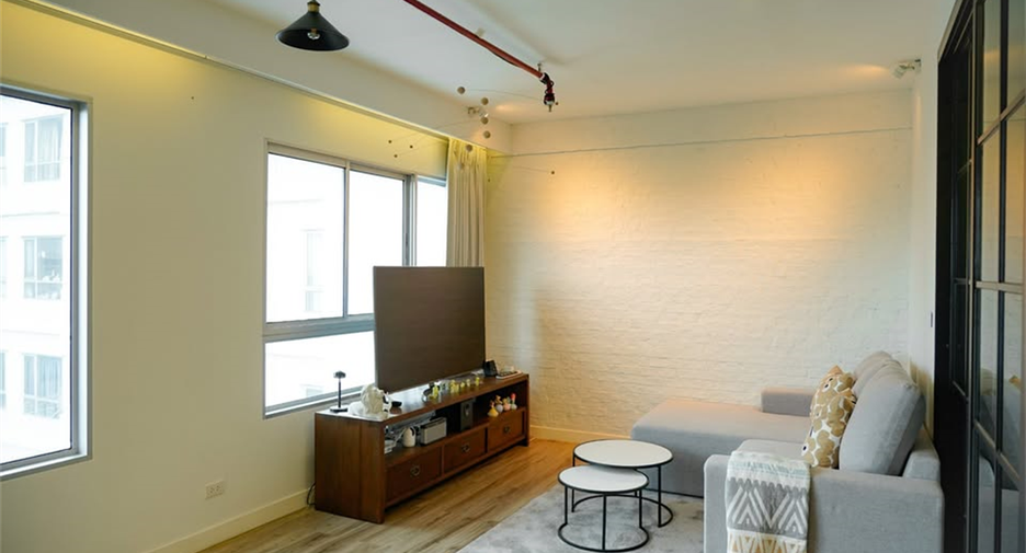 For sale 1 bed condo in Khlong Toei, Bangkok