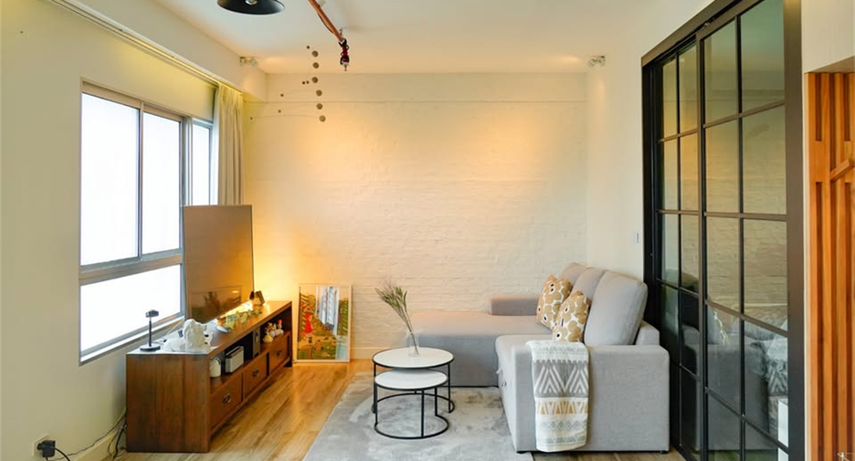 For sale 1 bed condo in Khlong Toei, Bangkok