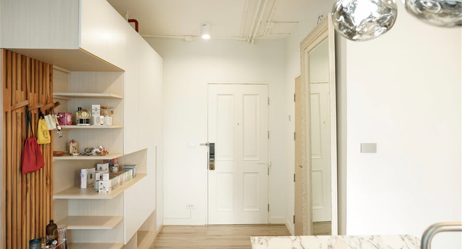 For sale 1 bed condo in Khlong Toei, Bangkok