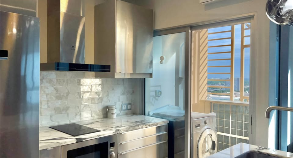 For sale 1 bed condo in Khlong Toei, Bangkok