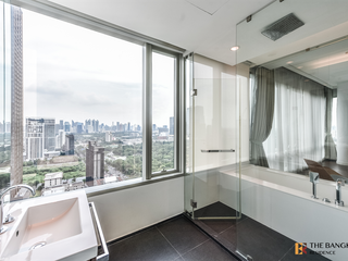 For sale 3 bedrooms condo in Pathum Wan, Bangkok