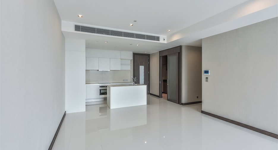 For sale 3 bedrooms condo in Khlong Toei, Bangkok