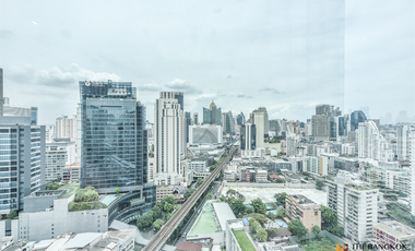 For sale 3 bedrooms condo in Khlong Toei, Bangkok