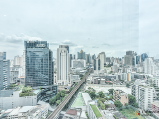 For sale 3 bedrooms condo in Khlong Toei, Bangkok
