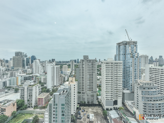 For sale 3 bedrooms condo in Khlong Toei, Bangkok