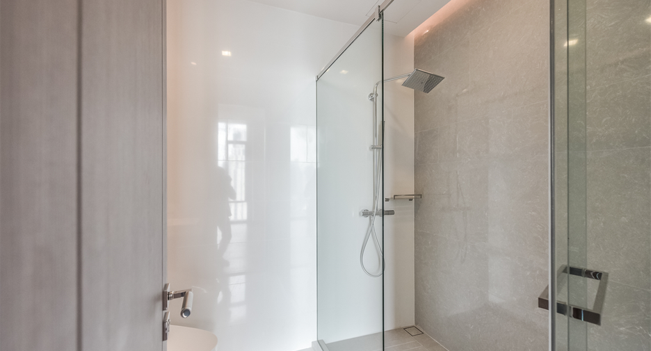 For sale 3 bedrooms condo in Khlong Toei, Bangkok