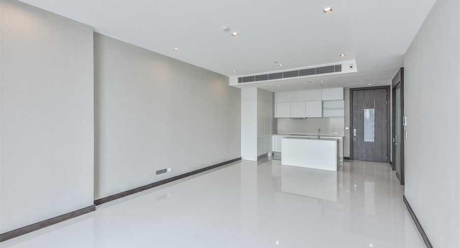 For sale 3 bedrooms condo in Khlong Toei, Bangkok