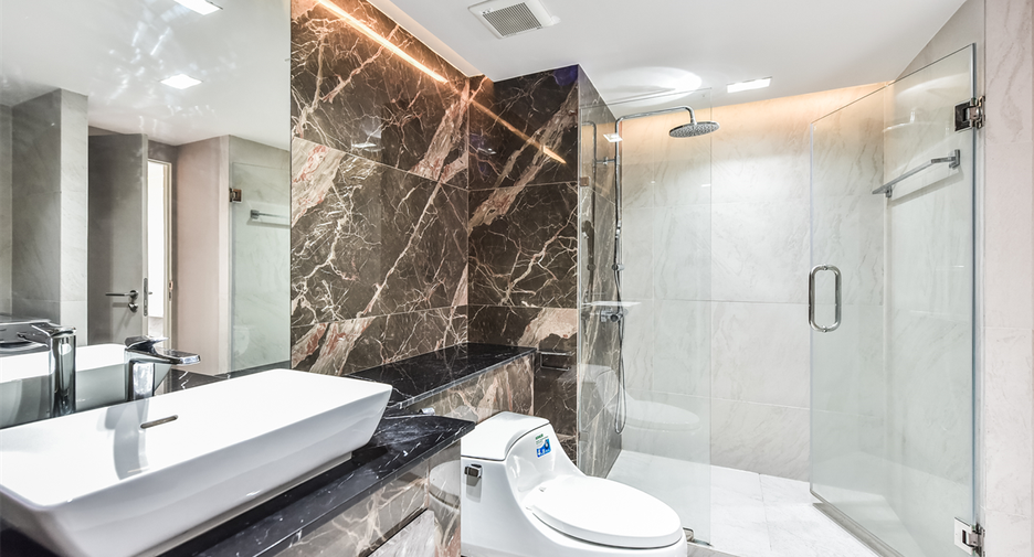 For sale 2 ベッドルーム condo in Sathon, Bangkok