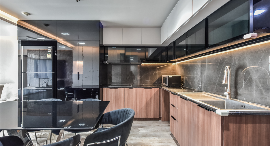 For sale 2 ベッドルーム condo in Sathon, Bangkok