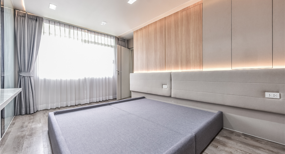 For sale 2 ベッドルーム condo in Sathon, Bangkok