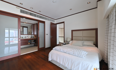 For sale 3 bedrooms condo in Khlong Toei, Bangkok