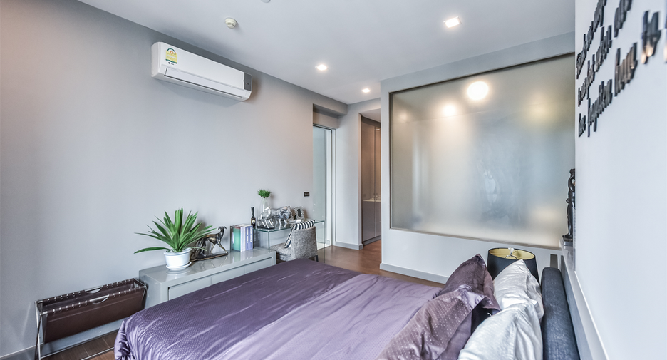 For sale 1 bed condo in Bang Rak, Bangkok