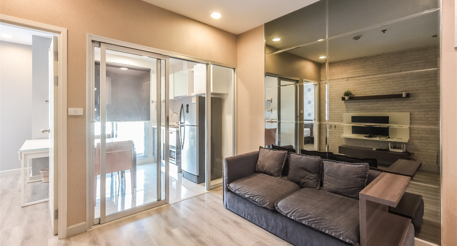 For sale 1 bed condo in Sathon, Bangkok