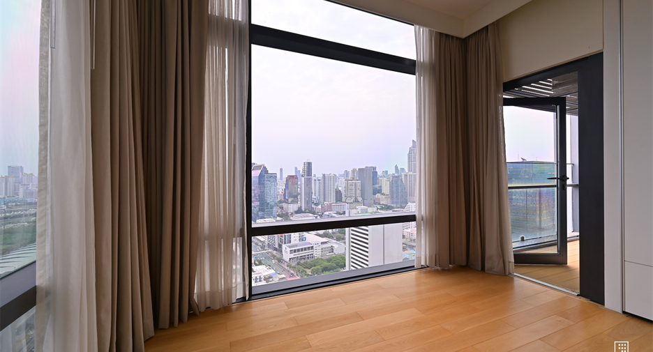 For sale 1 bed condo in Watthana, Bangkok