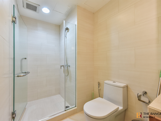 Condo en venta de 2 habitaciones en Bang Rak, Bangkok