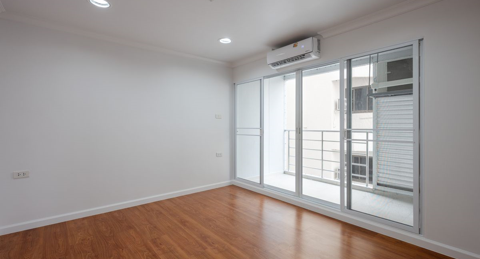 Wohnung zum Kauf mit 2 Zimmer in Watthana, Bangkok