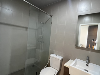 Продажа 1 кровать кондо в Кхлонг Сан, Бангкок