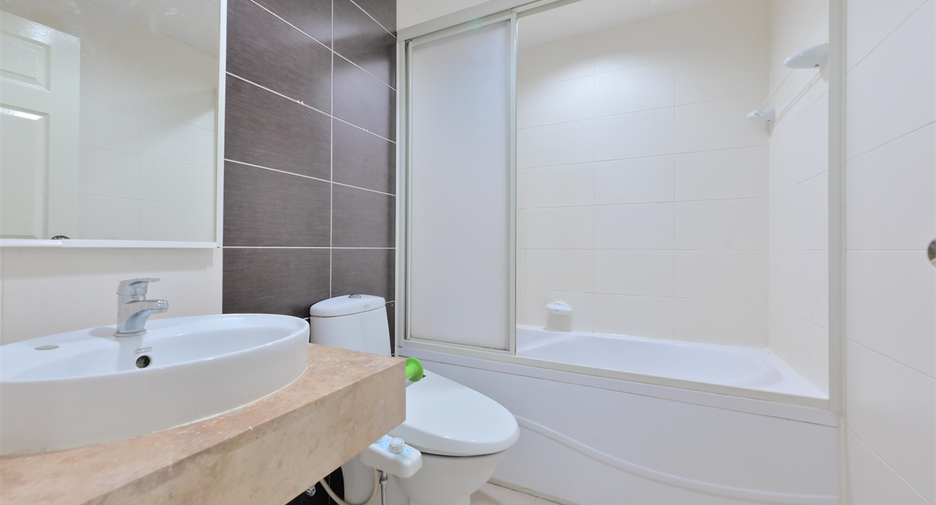 Condo en venta de 2 habitaciones en Khlong Toei, Bangkok