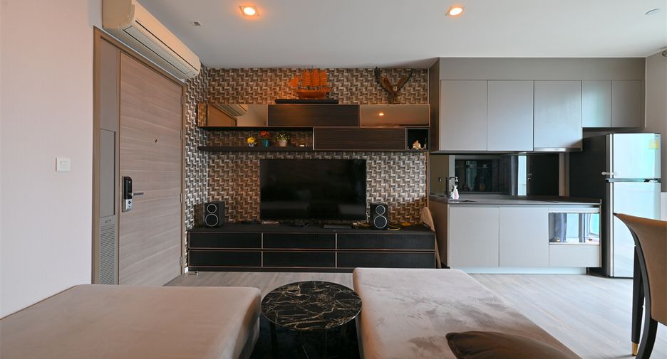 For sale 1 Beds condo in Khlong Toei, Bangkok