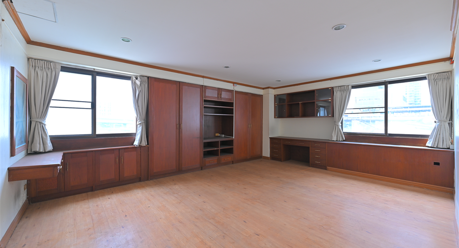 Wohnung zum Kauf mit 3 Zimmer in Khlong Toei, Bangkok