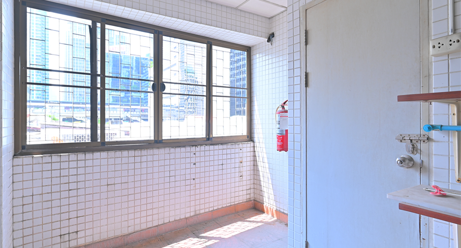 Wohnung zum Kauf mit 3 Zimmer in Khlong Toei, Bangkok