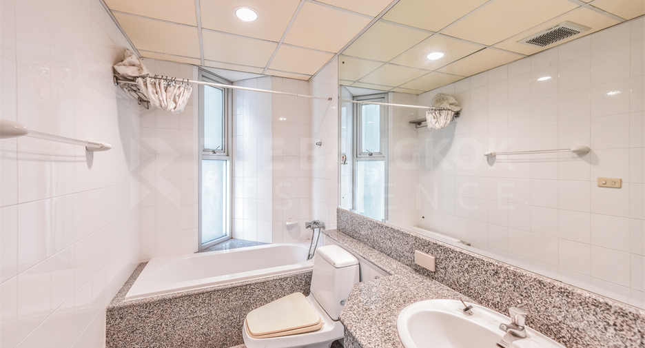 For sale 4 bedrooms condo in Sathon, Bangkok