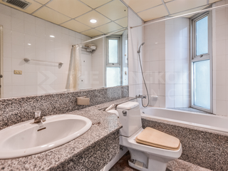 For sale 4 bedrooms condo in Sathon, Bangkok