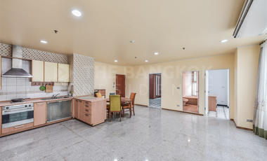 For sale 4 bedrooms condo in Sathon, Bangkok