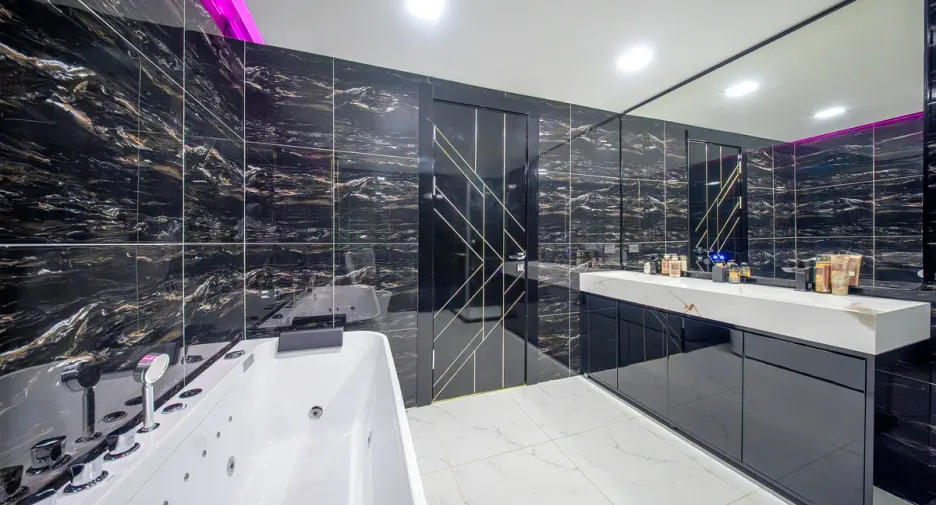For sale 3 bedrooms condo in South Pattaya, Pattaya