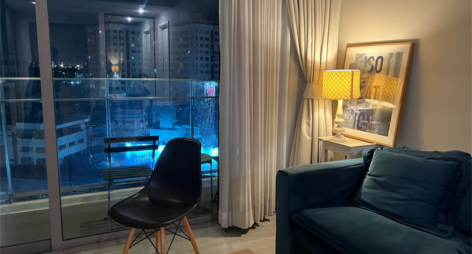 For sale 2 bedrooms condo in Khlong Toei, Bangkok