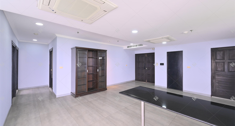 For sale 2 bedrooms condo in Khlong Toei, Bangkok