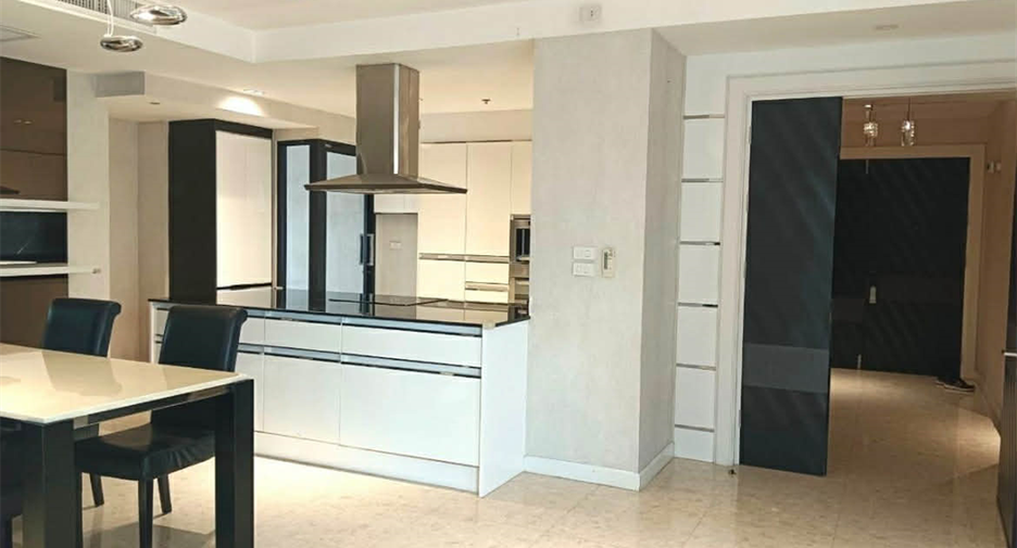 À vendre 2 chambres condo à Khlong Toei, Bangkok