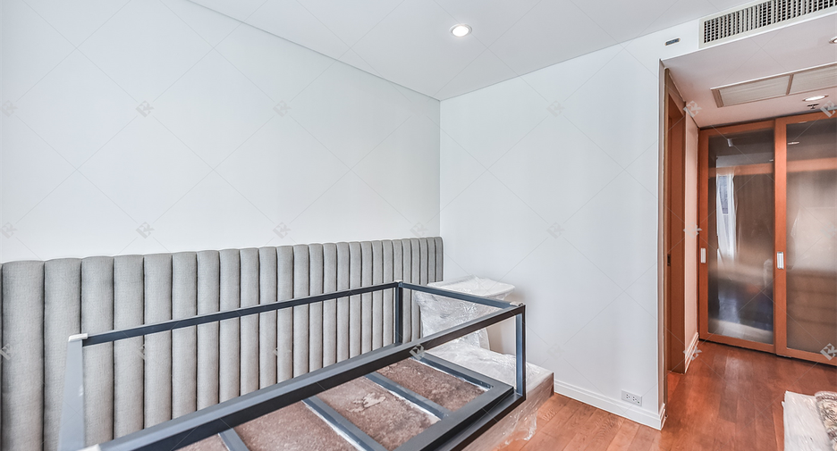 Condo en venta de 3 habitaciones en Sathon, Bangkok