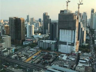 For sale 3 bedrooms condo in Khlong Toei, Bangkok