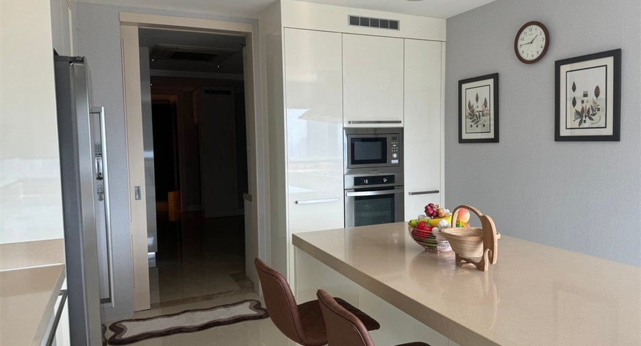 For sale 4 bedrooms condo in Sathon, Bangkok