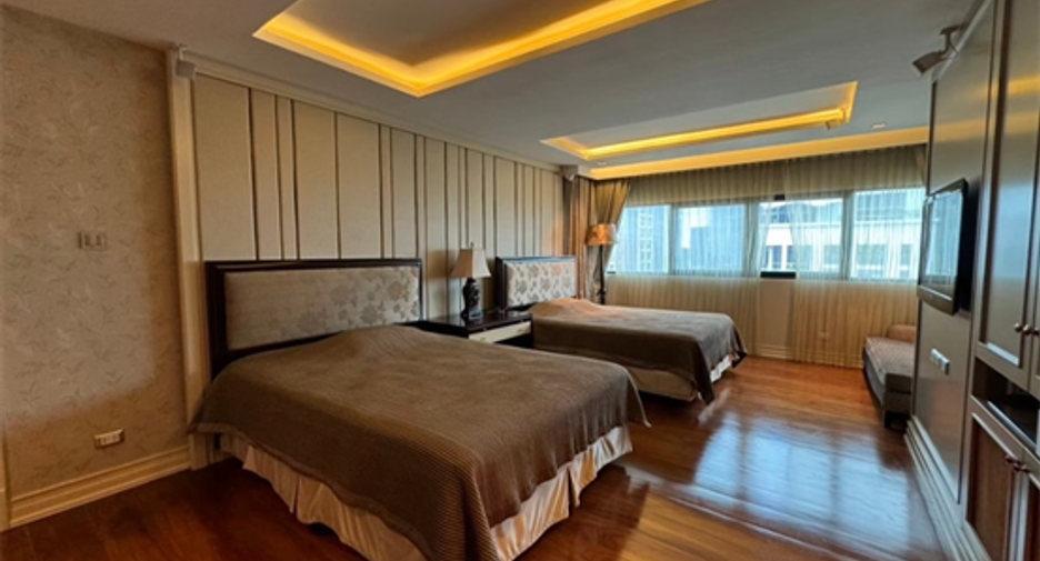 For sale 4 bedrooms condo in Sathon, Bangkok