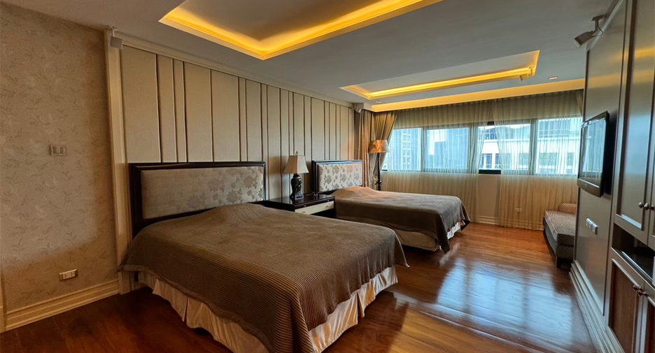 For sale 4 bedrooms condo in Sathon, Bangkok