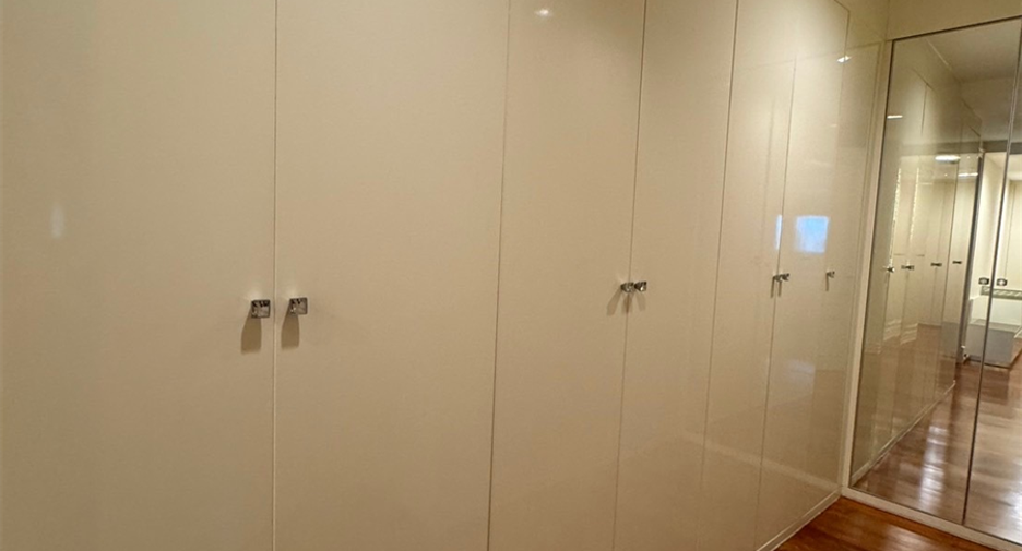 For sale 4 bedrooms condo in Sathon, Bangkok