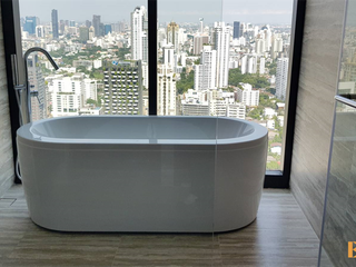 For sale 2 ベッドルーム condo in Khlong Toei, Bangkok