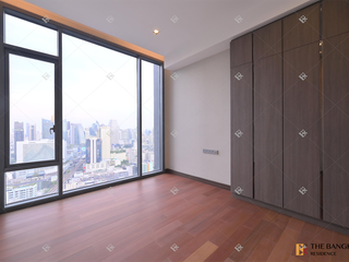 For sale 3 bedrooms condo in Khlong Toei, Bangkok