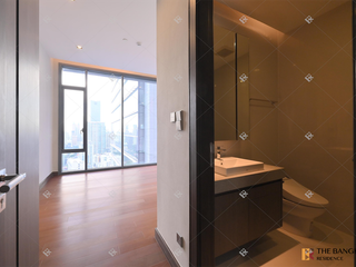 For sale 3 bedrooms condo in Khlong Toei, Bangkok