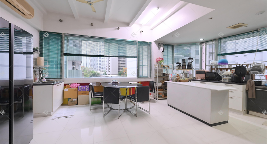 Wohnung zum Kauf mit 4 Zimmer in Khlong Toei, Bangkok