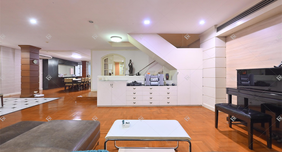 Wohnung zum Kauf mit 4 Zimmer in Khlong Toei, Bangkok
