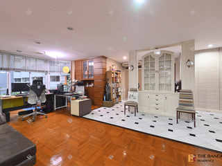 For sale 4 bedrooms condo in Khlong Toei, Bangkok