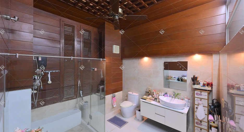 Wohnung zum Kauf mit 4 Zimmer in Khlong Toei, Bangkok