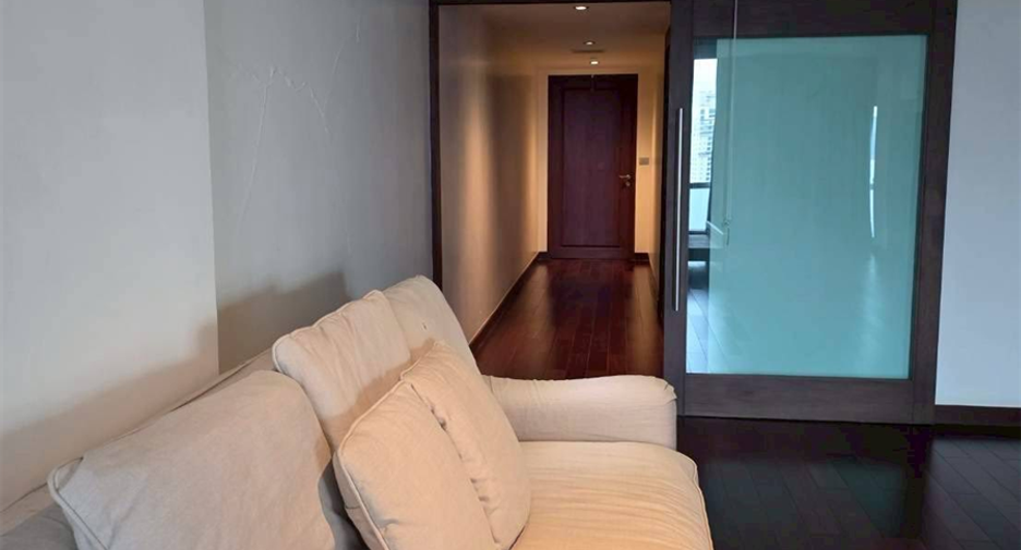 For sale 3 bedrooms condo in Khlong Toei, Bangkok