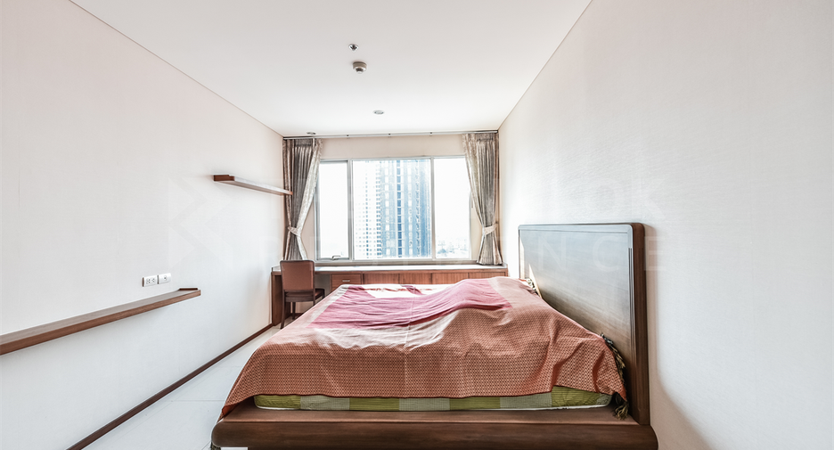 For sale 1 bed condo in Khlong San, Bangkok